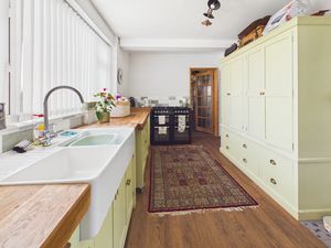 Kitchen- click for photo gallery